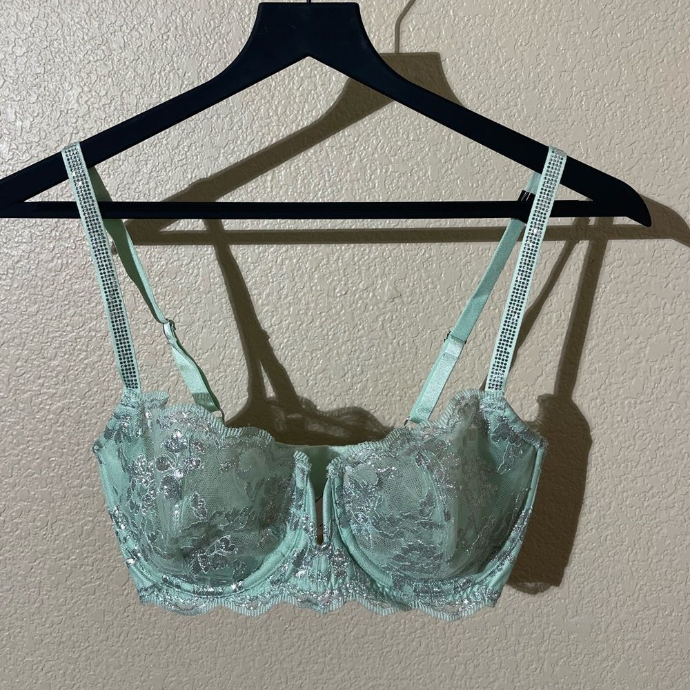 Victoria's Secret Lace Bra in Light Green